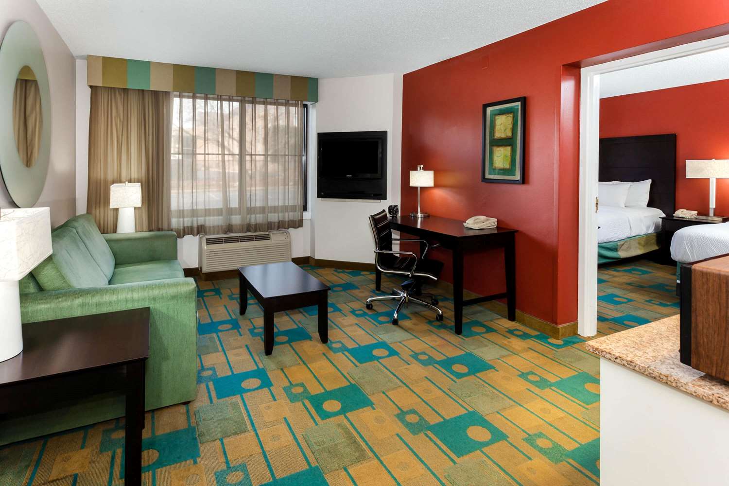 La Quinta Inn Suites Milwaukee Glendale Bayshore 20/37