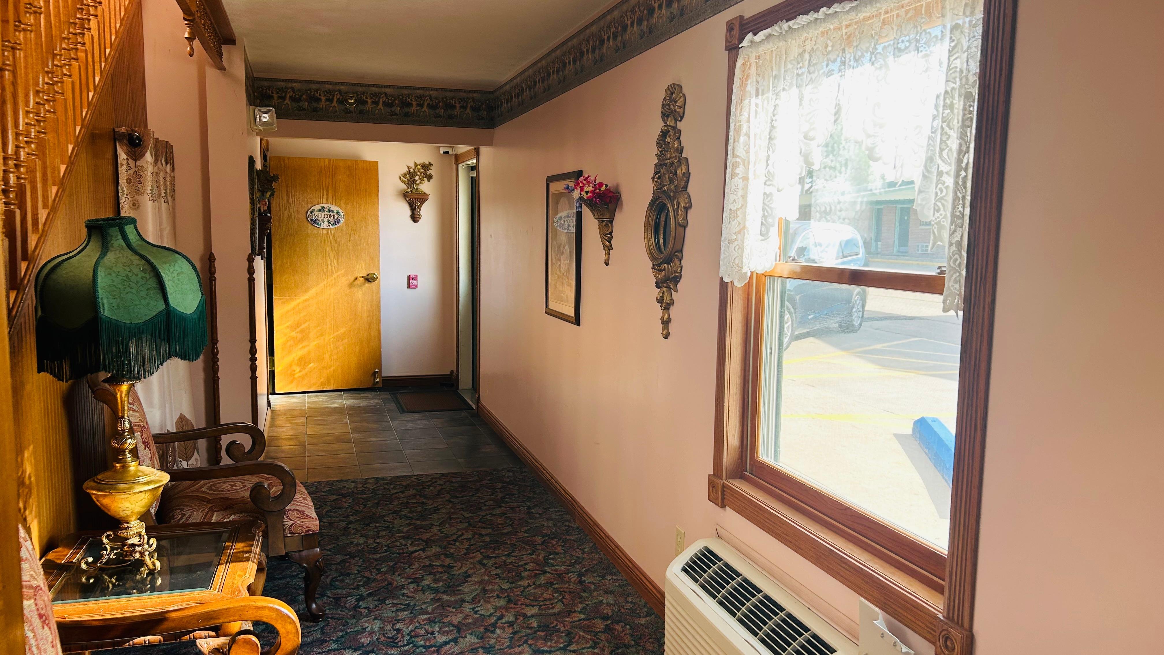 Lobby at Victorian Inn Motel & Suites, Superior - NE