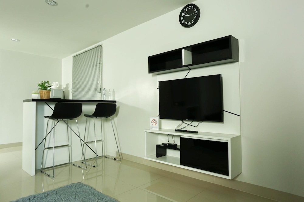 JK Living Hotel and Service Apartment 43/67