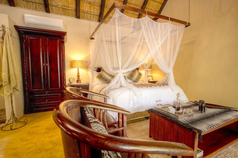 Mvuradona Safari Lodge 8/50