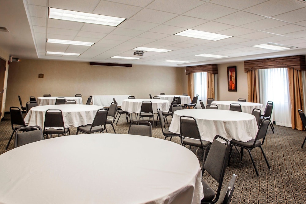 Comfort Suites Elgin Northwest 41/48