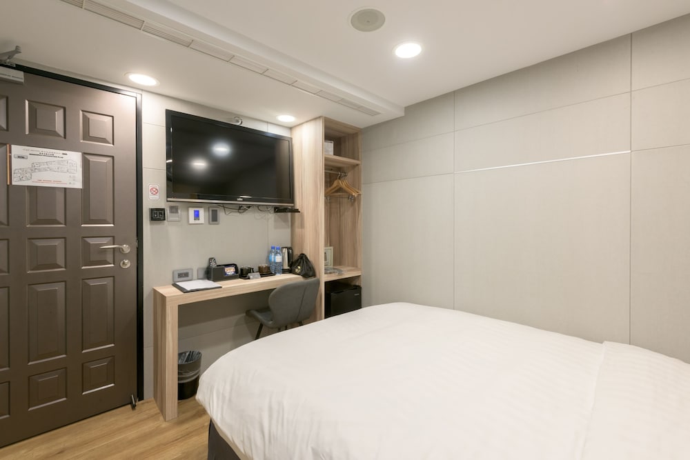 Rf Hotel 47/74