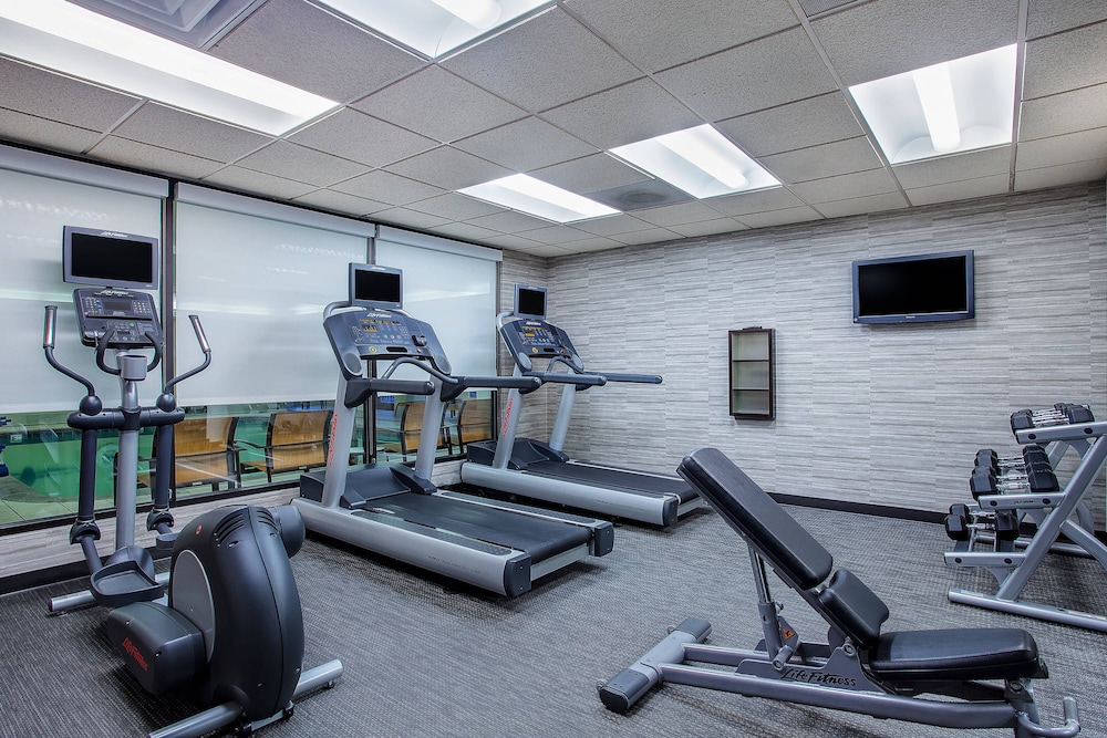 Courtyard By Marriott Knoxville Cedar Bluff 23/39
