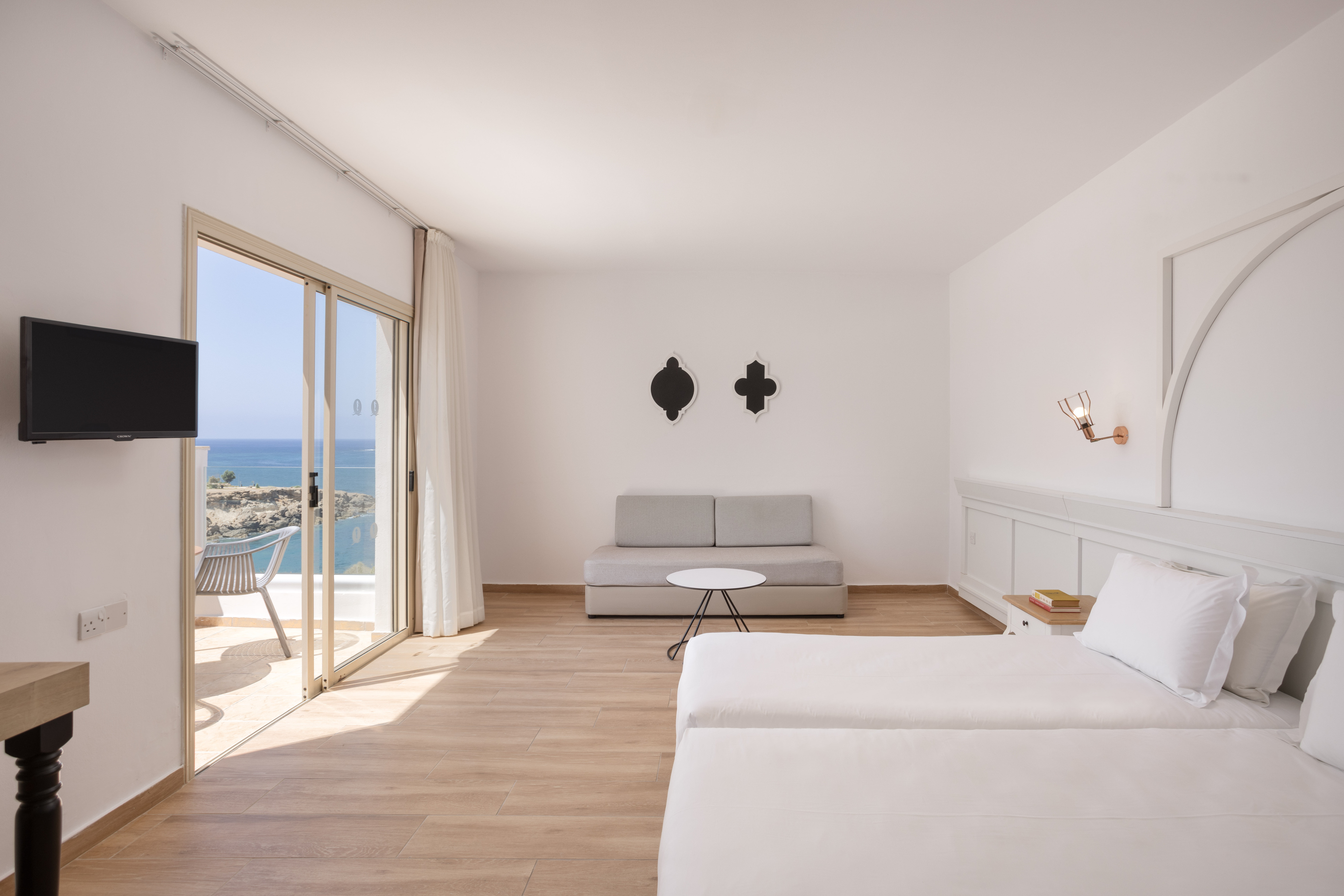 STUDIO, SIDE SEA VIEW