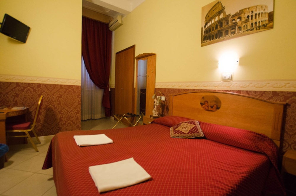 Hotel Cherubini 9/23