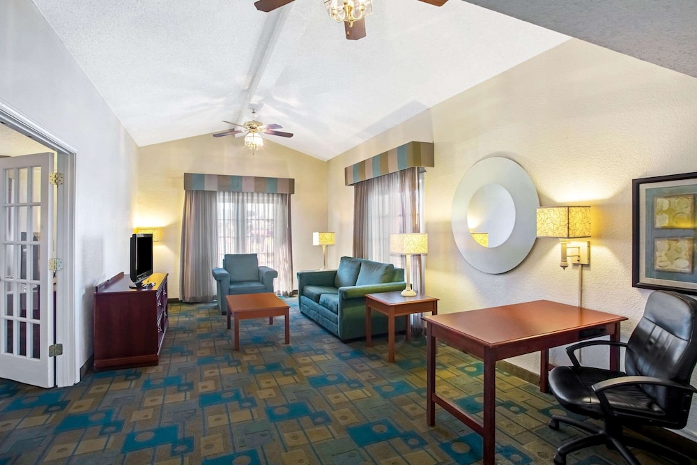 La Quinta Inn by Wyndham Killeen - Fort Hood 18/24