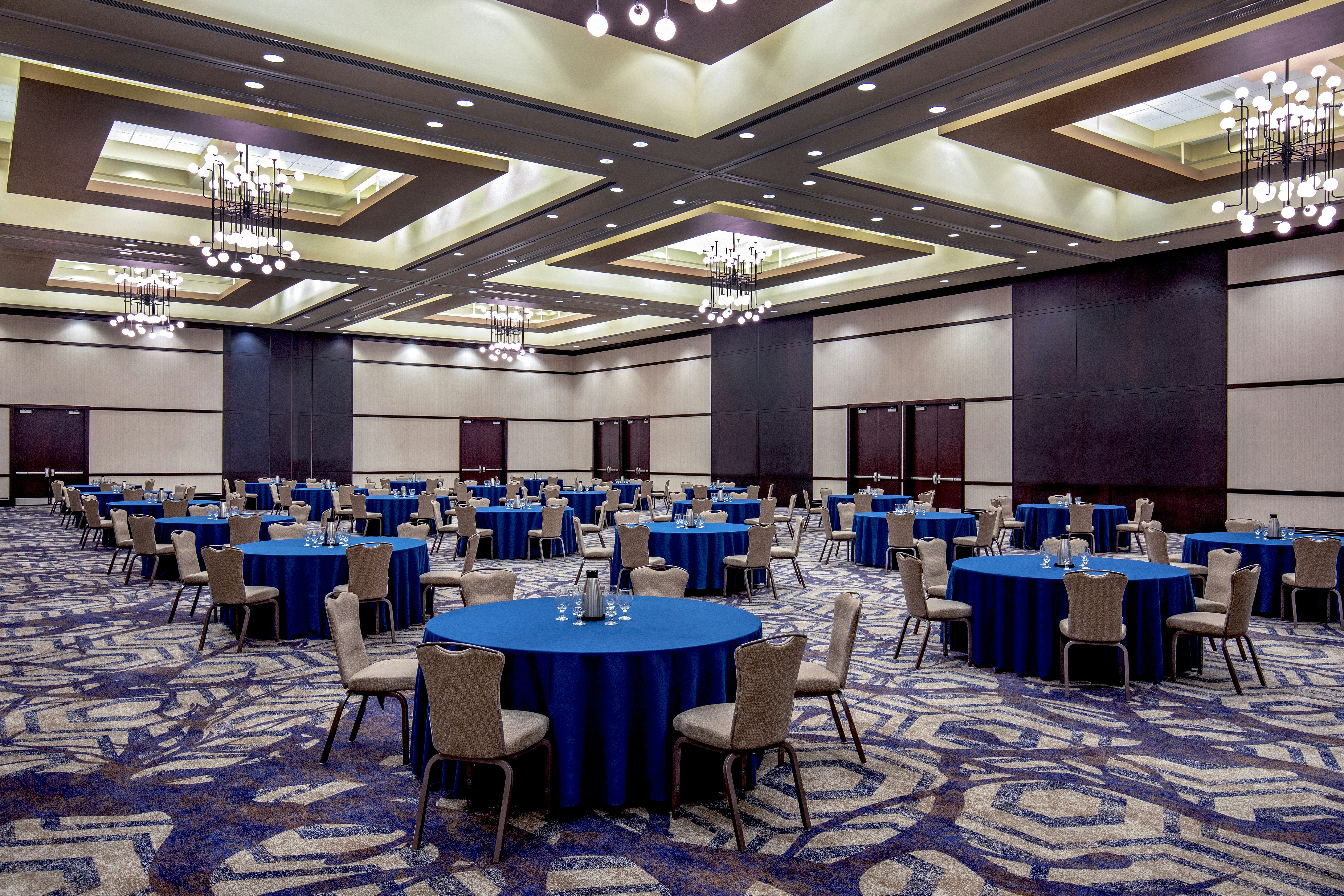 Hilton Columbus Polaris 68/85