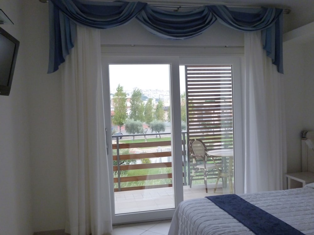 Elaia Garden Hotel 26/48