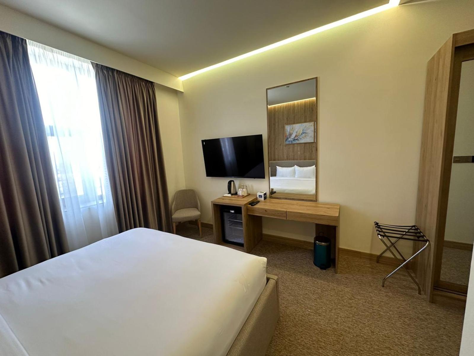 BAZ Hotel 29/73