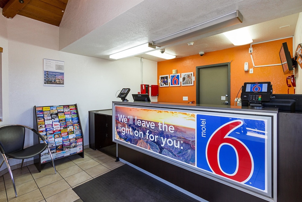Motel6 Mesa, AZ - South 12/47