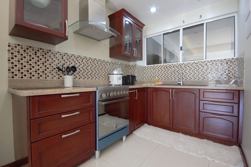 1521 Mactan Resort 11/85