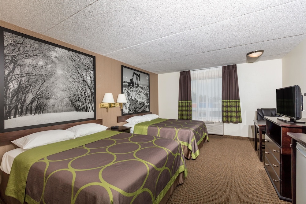 Super 8 by Wyndham Edson 14/25