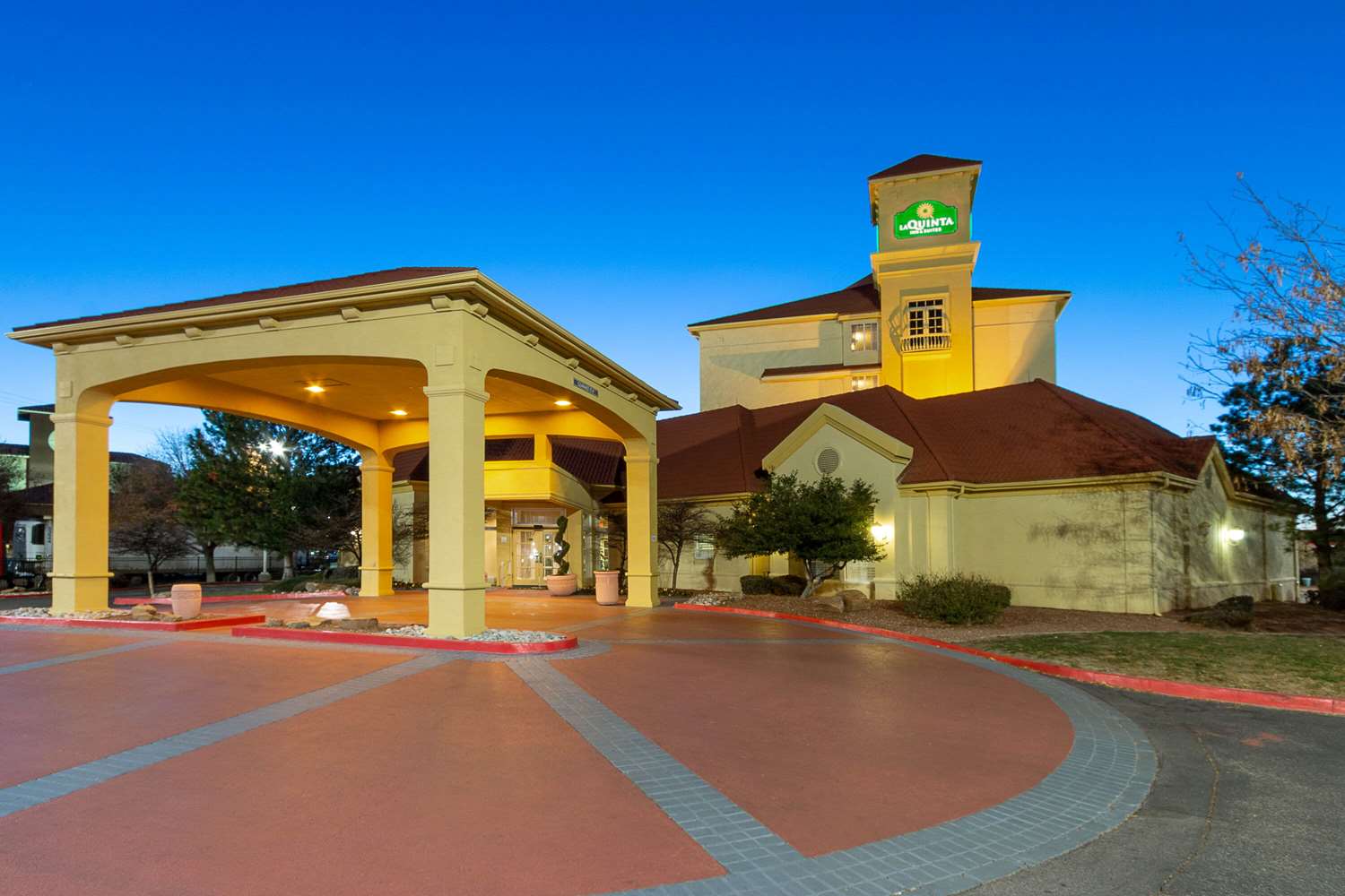 La Quinta Inn & Suites by Wyndham Albuquerque West 2/21