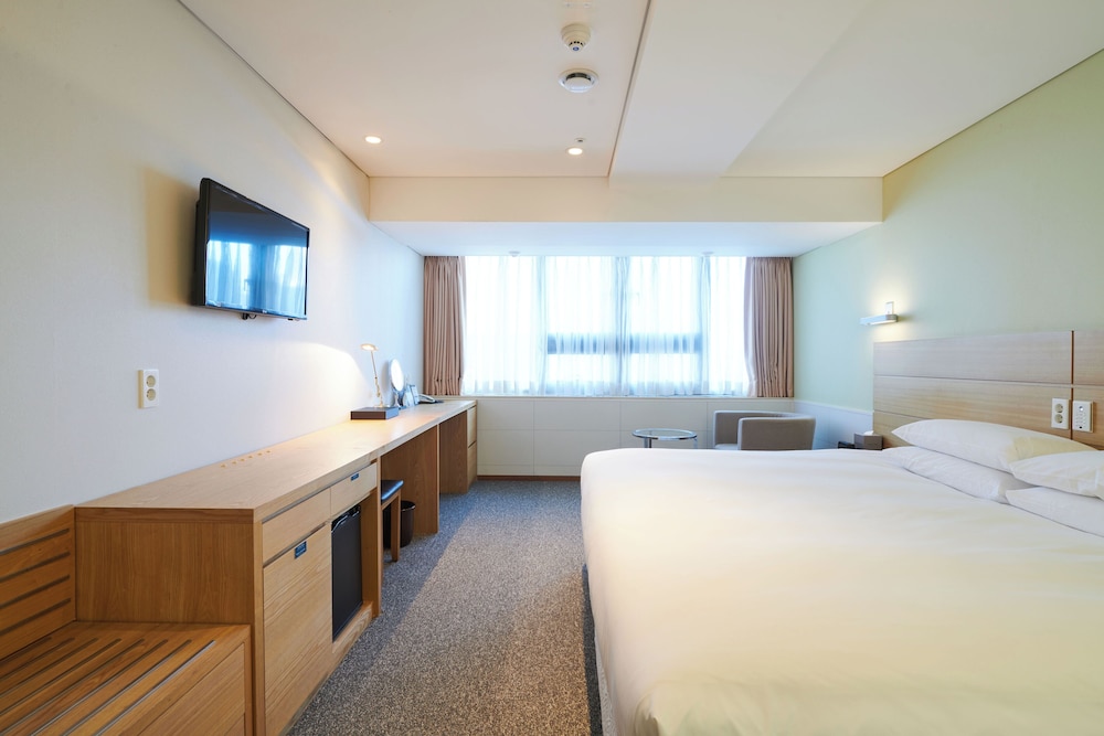 Nine Tree by Parnas Seoul Myeongdong 1 35/65