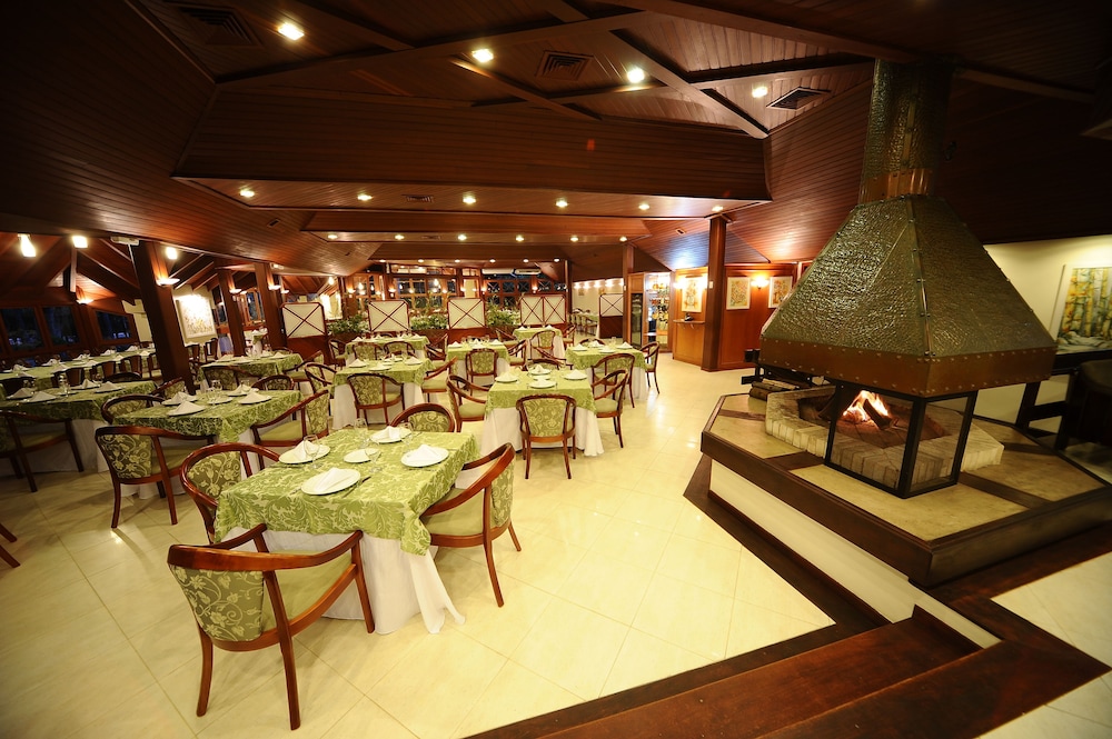 HOTEL AGUAS CLARAS 44/50