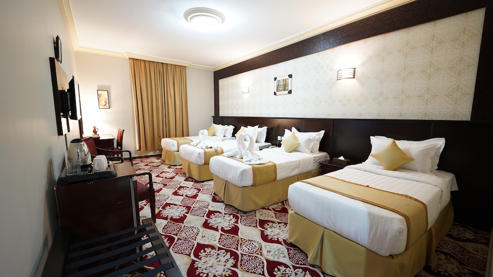 غرفة رباعية بأربعة أسرّة، فندق الكرام الفندقية(alkiram hotel) 2/7