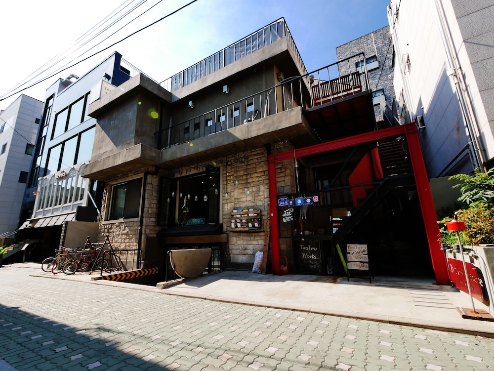 Twotwo House 1/55