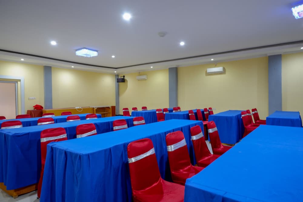 RedDoorz near Citraland Waterpark Kendari 24/29