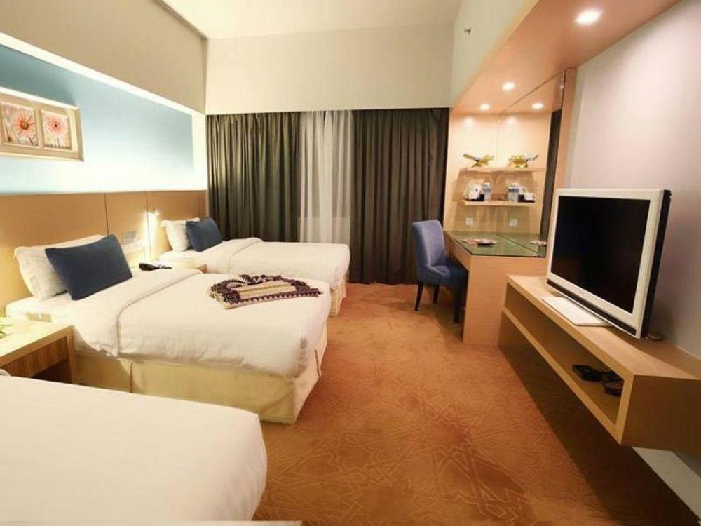 غرفة قياسية ثلاثية، Raia Hotel Kota Kinabalu 2/5