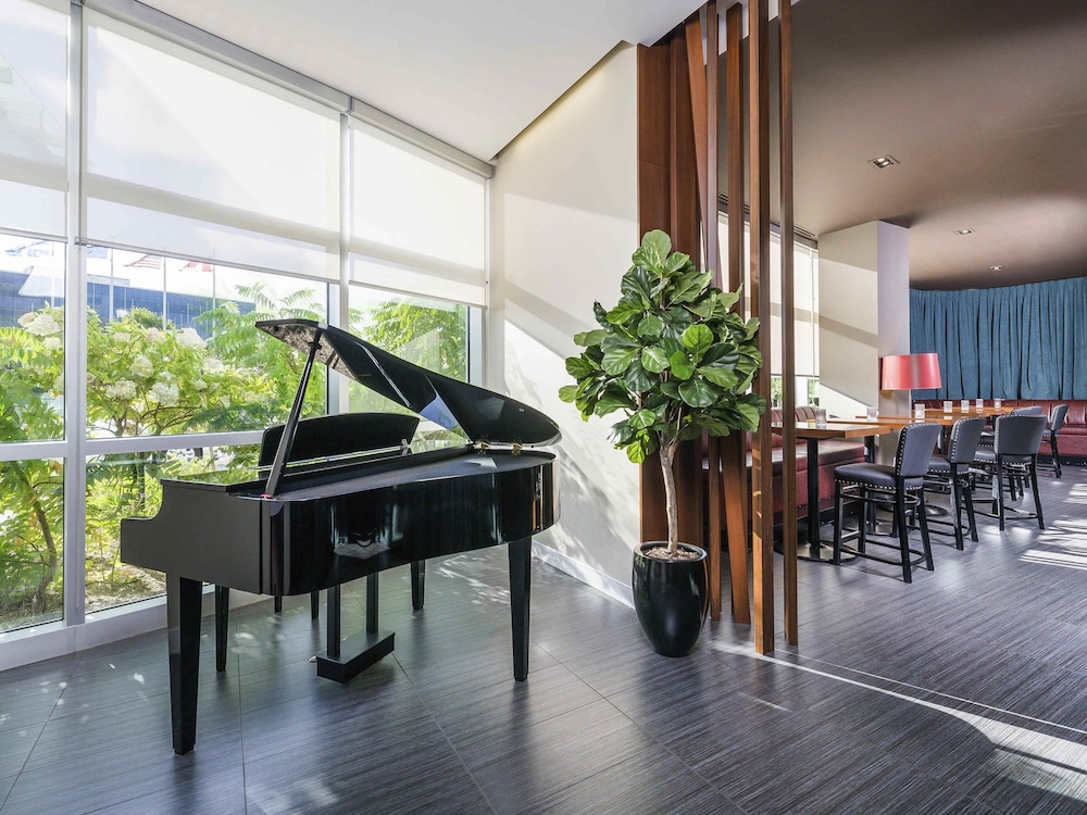 NOVOTEL MONTREAL AIRPORT 32/50