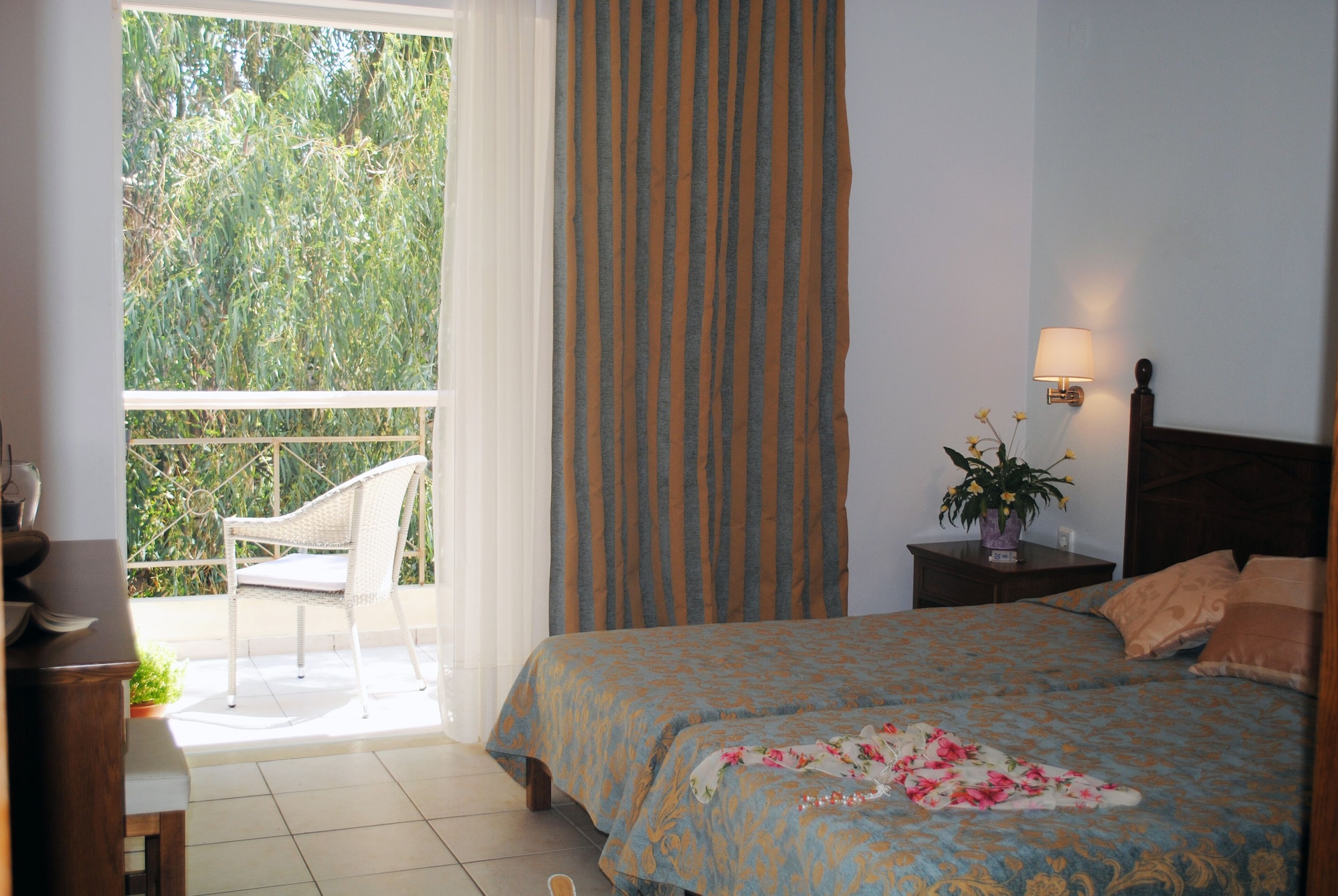 1 BEDROOM, APARTMENT, PATIO