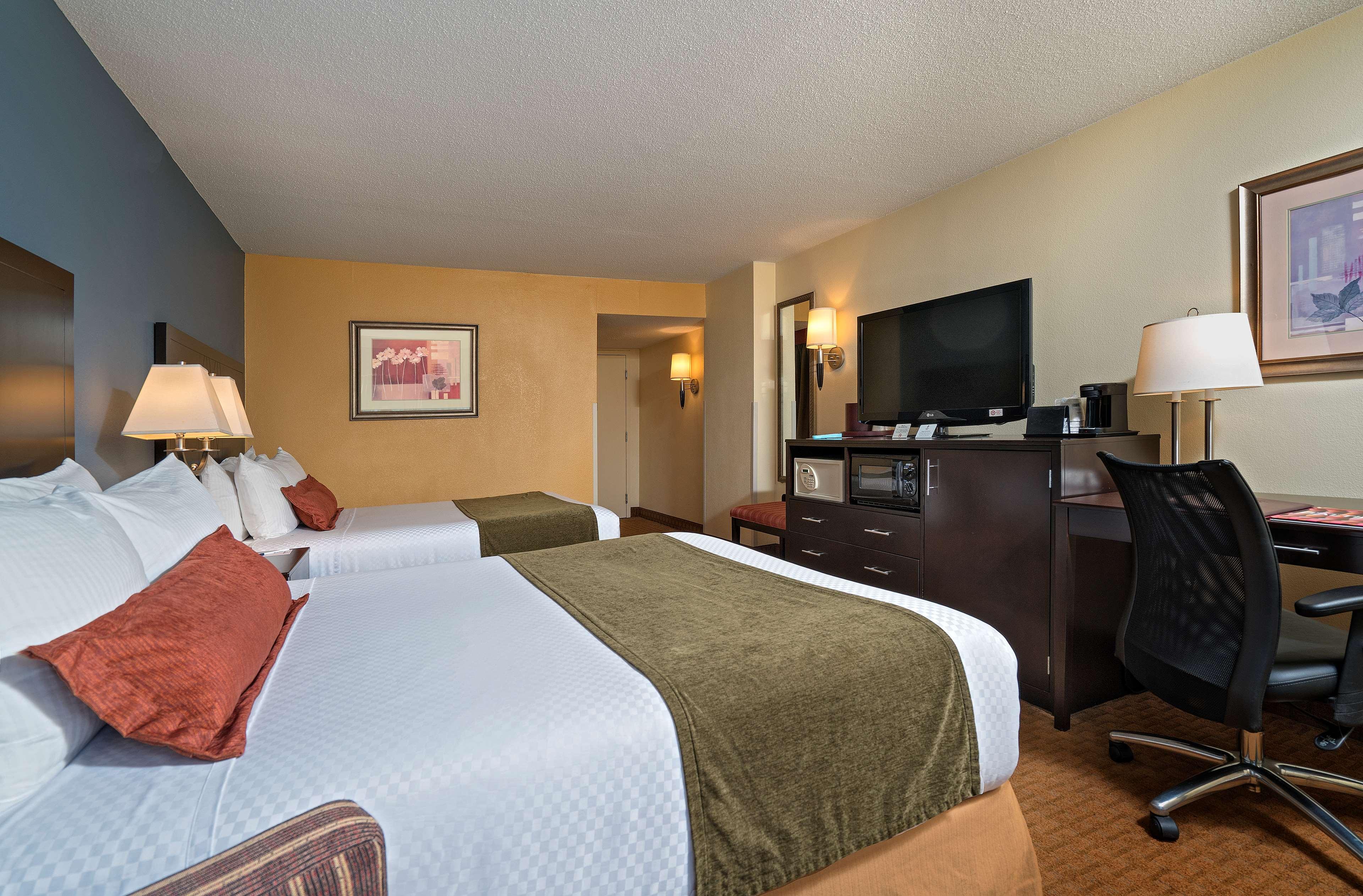 Room, Queen Bed, Accessible