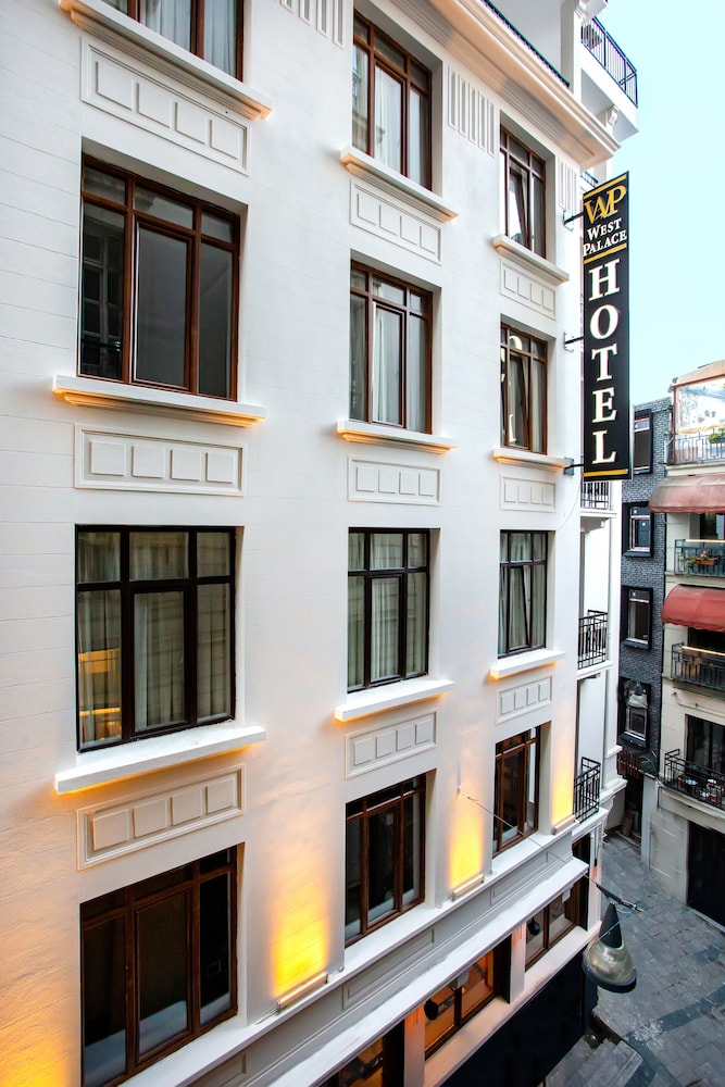 West Palace Hotel 4/50