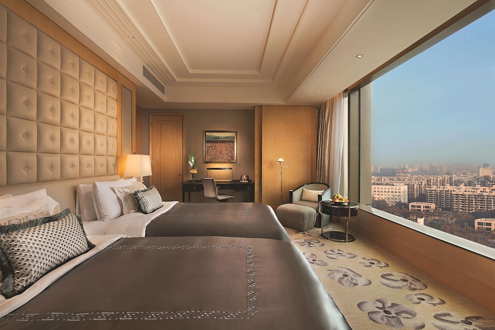 Shangri-La Nanjing 46/73