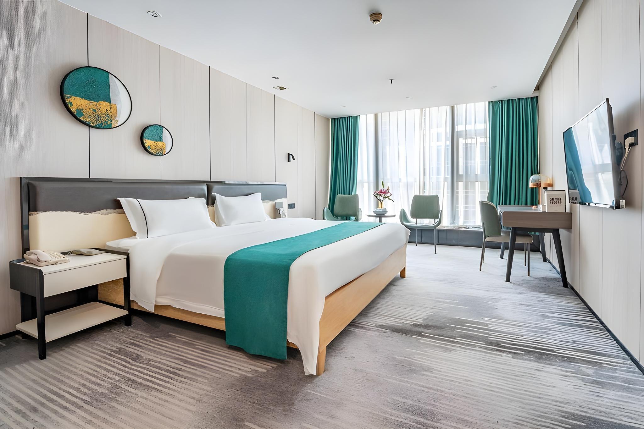 Deluxe, King Bed, Golden Central Hotel 2/2