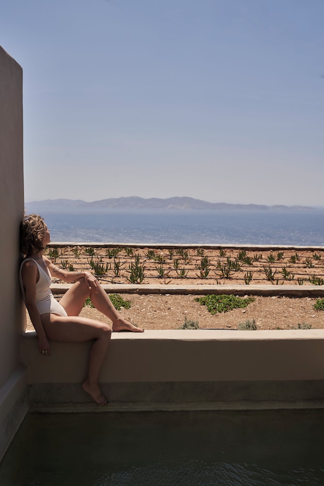 Under the Sun Cycladic Village 53/66