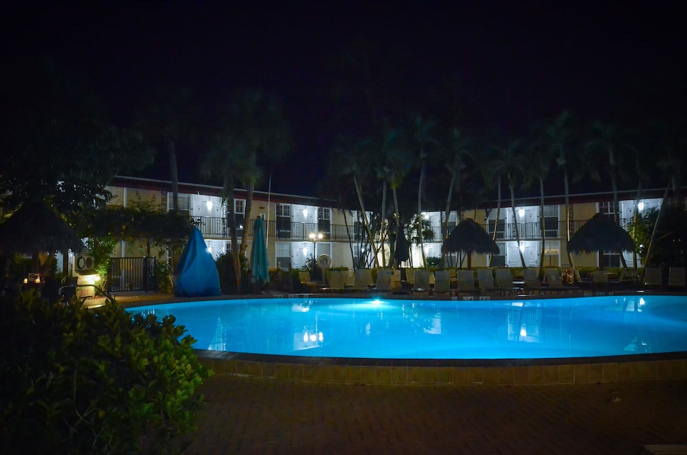 Gulfcoast Inn Naples 40/42
