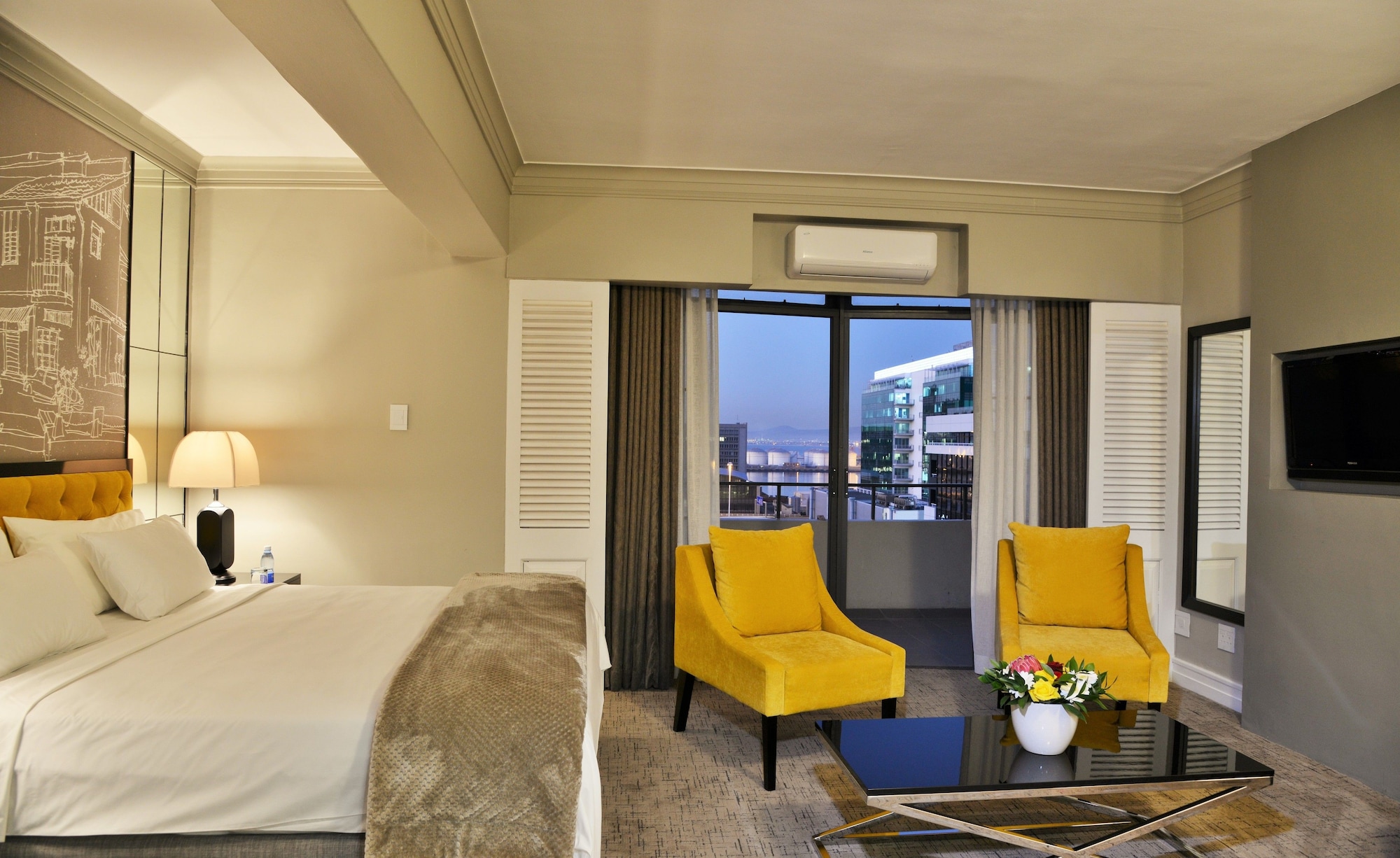 1 BEDROOM, SUITE