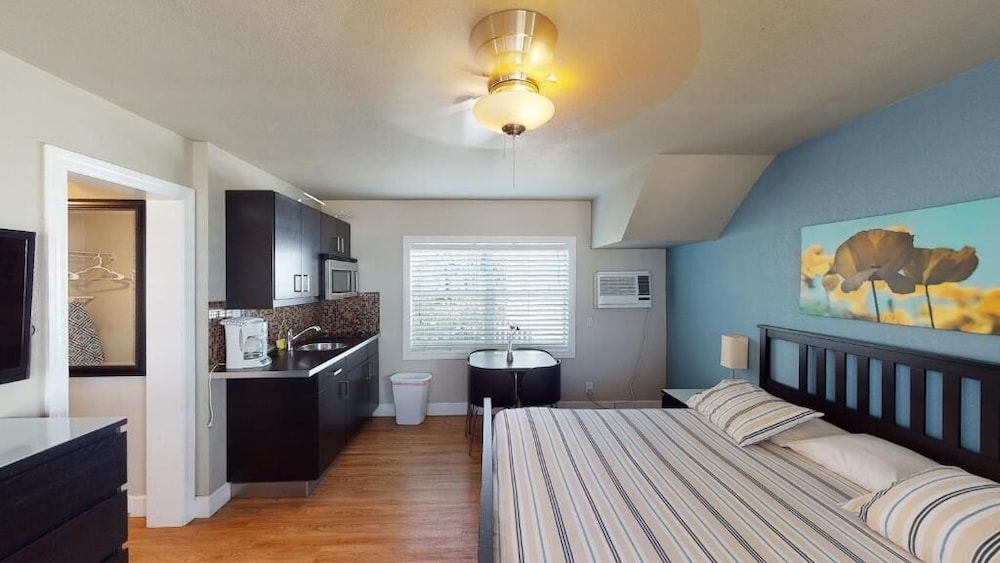 Sun Beach Inn 13/50