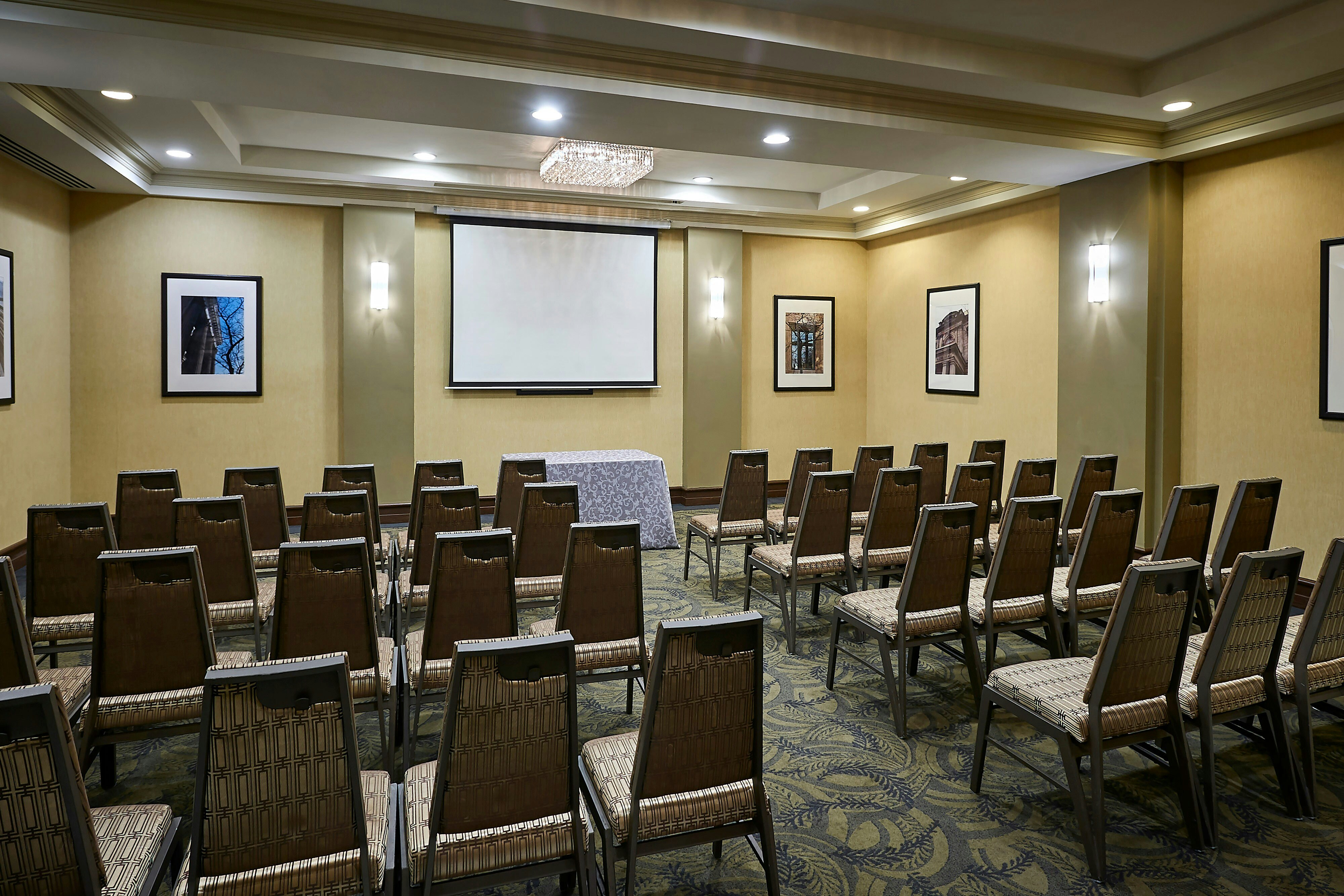 Sheraton Hamilton Hotel 37/42