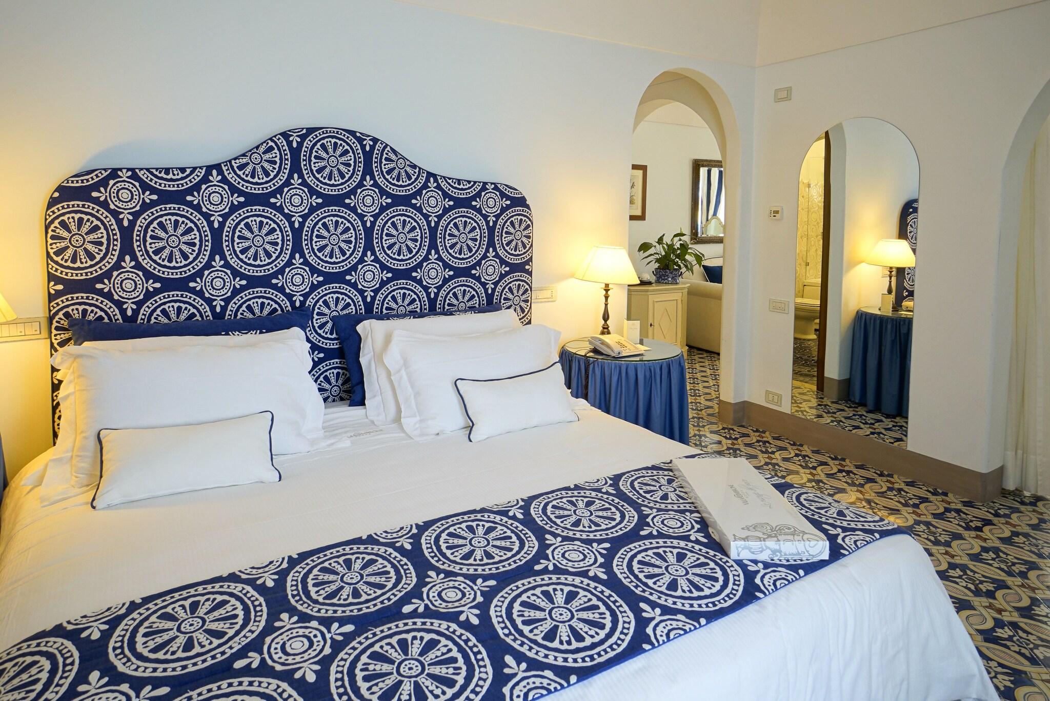 Suite, King Bed, Sea View