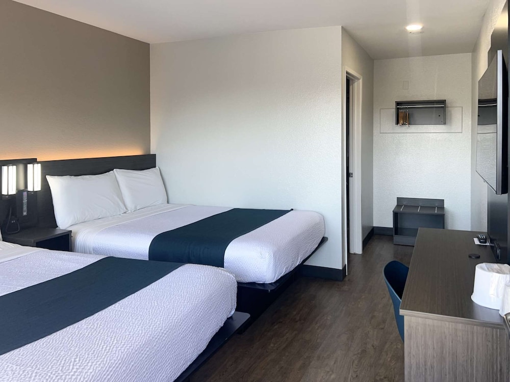 Motel6 Tulare, CA 21/60