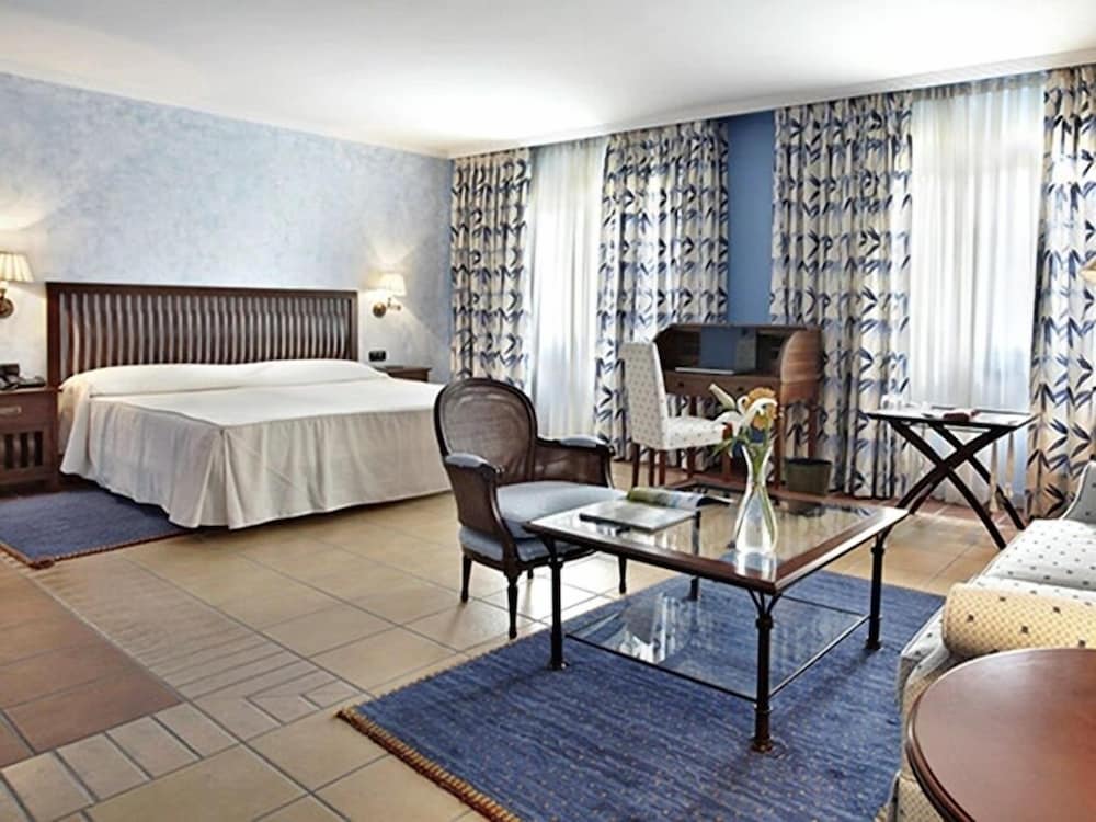 Hotel Mafalda De Castilla 11/43