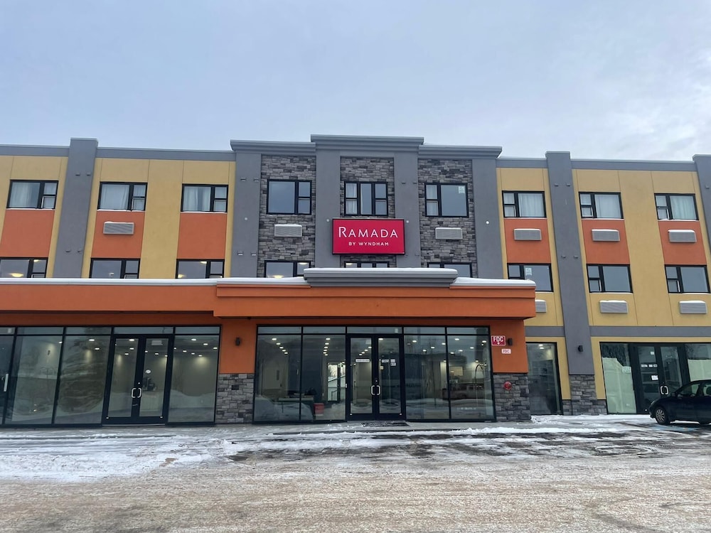 Ramada by Wyndham West Edmonton Hotel & Suites 3/45
