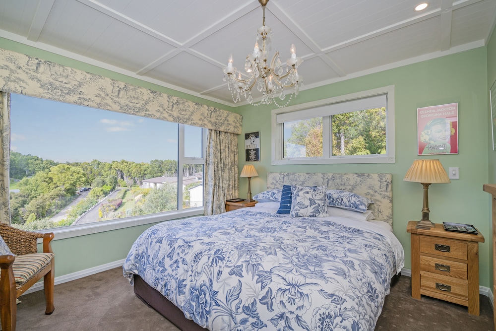 Bayview Valley Lodge 10/49