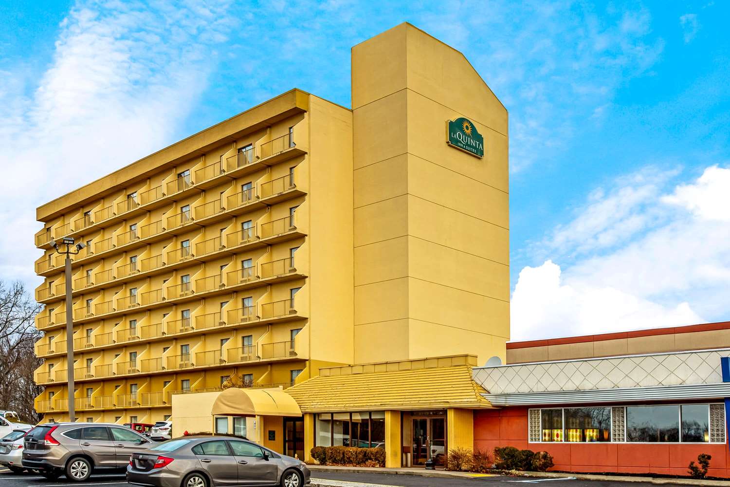 La Quinta Inn & Suites by Wyndham Stamford / New York City 1/59
