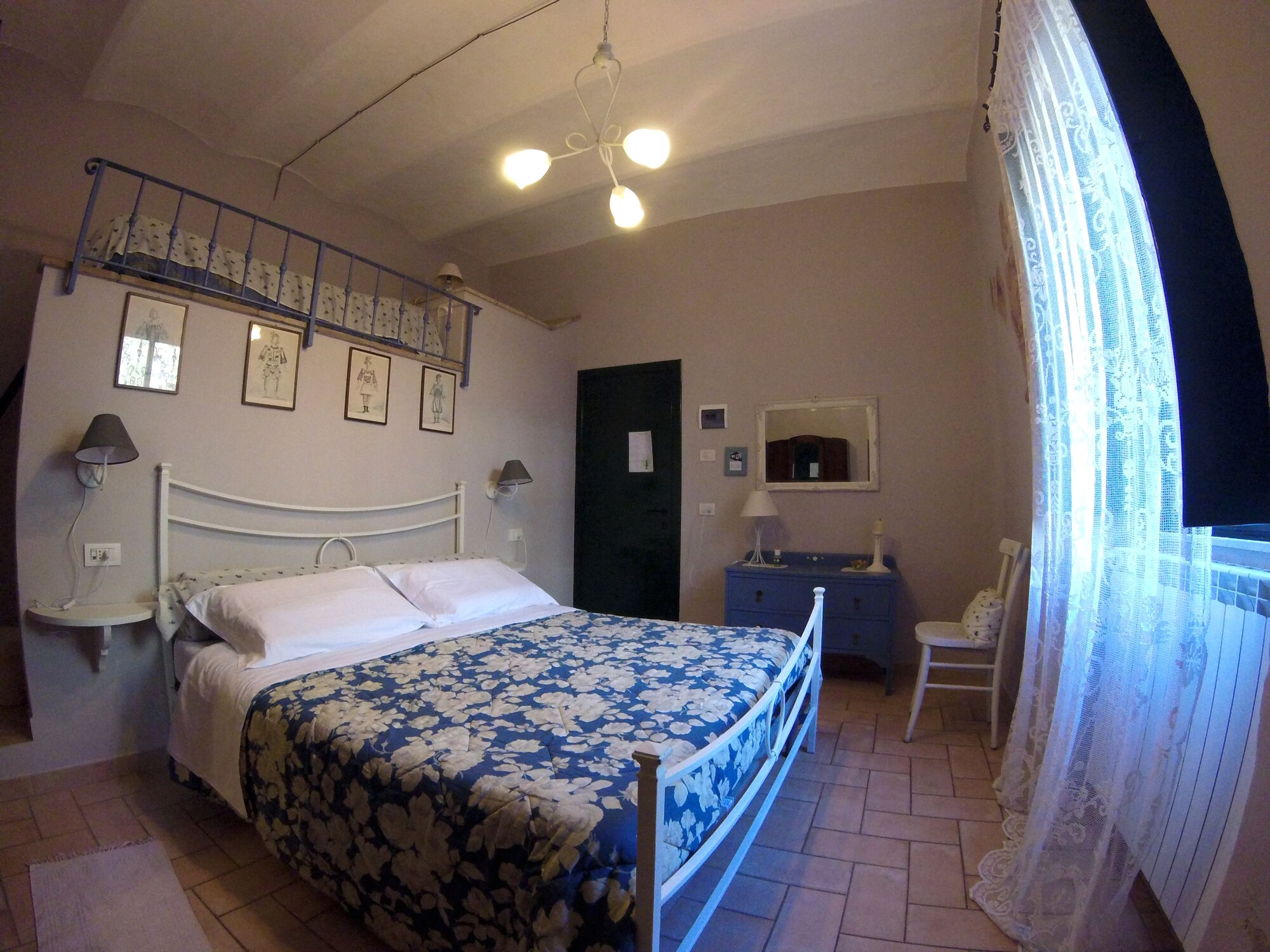ROOM, TRIPLE