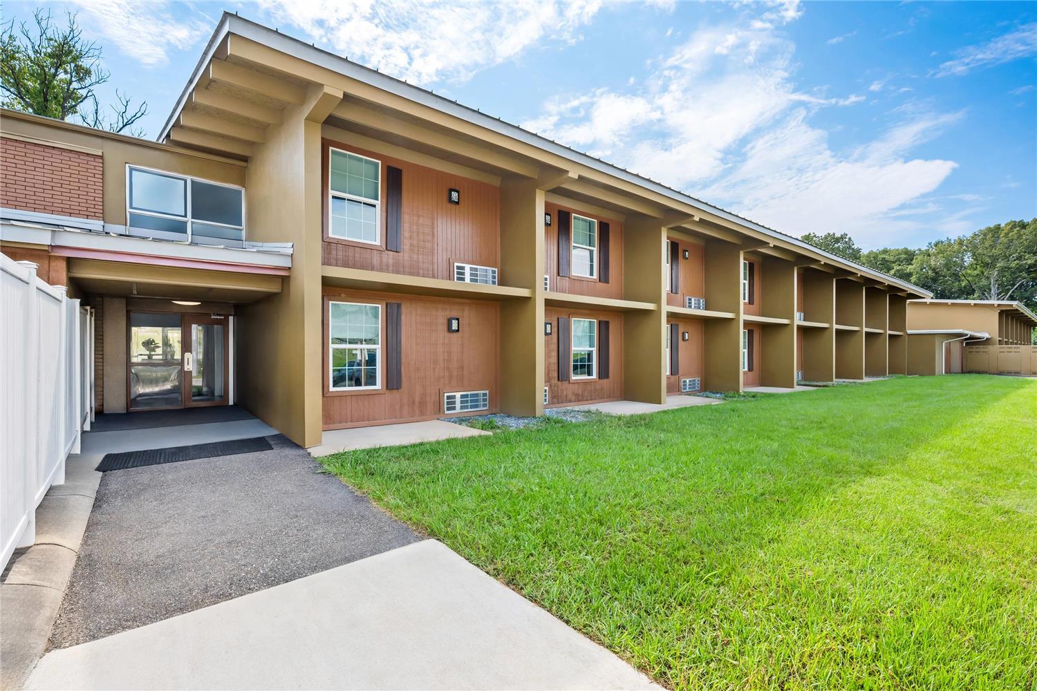 Econo Lodge Montgomery South I-65 8/8