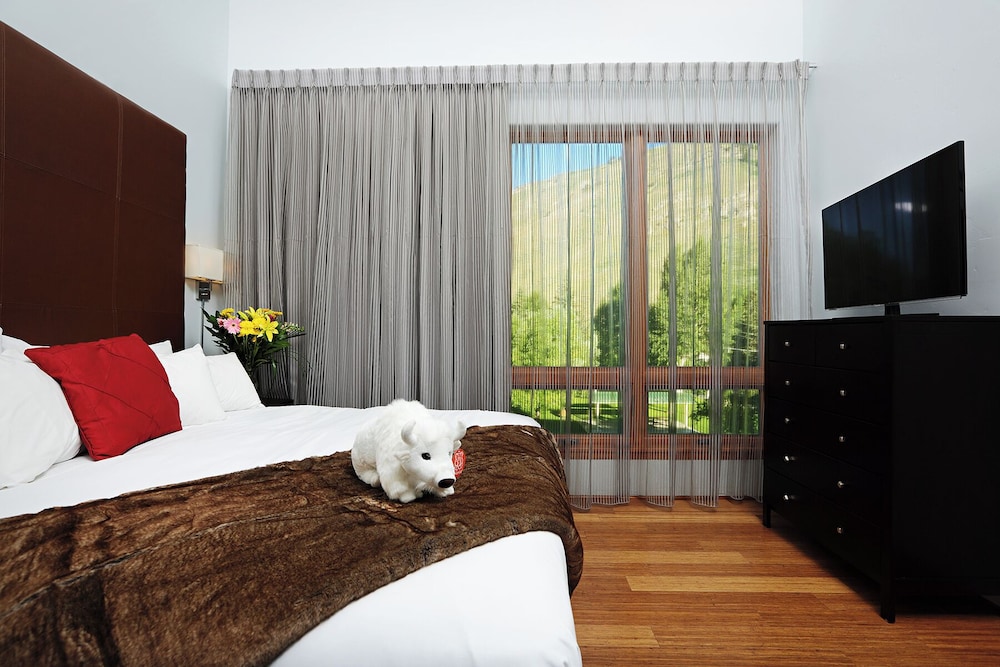 Park, Deluxe, Suite, King Bed, Sofa
