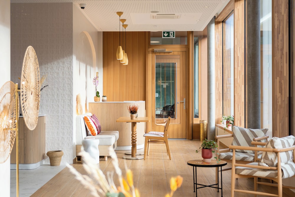 HOOD Hotel 33/50