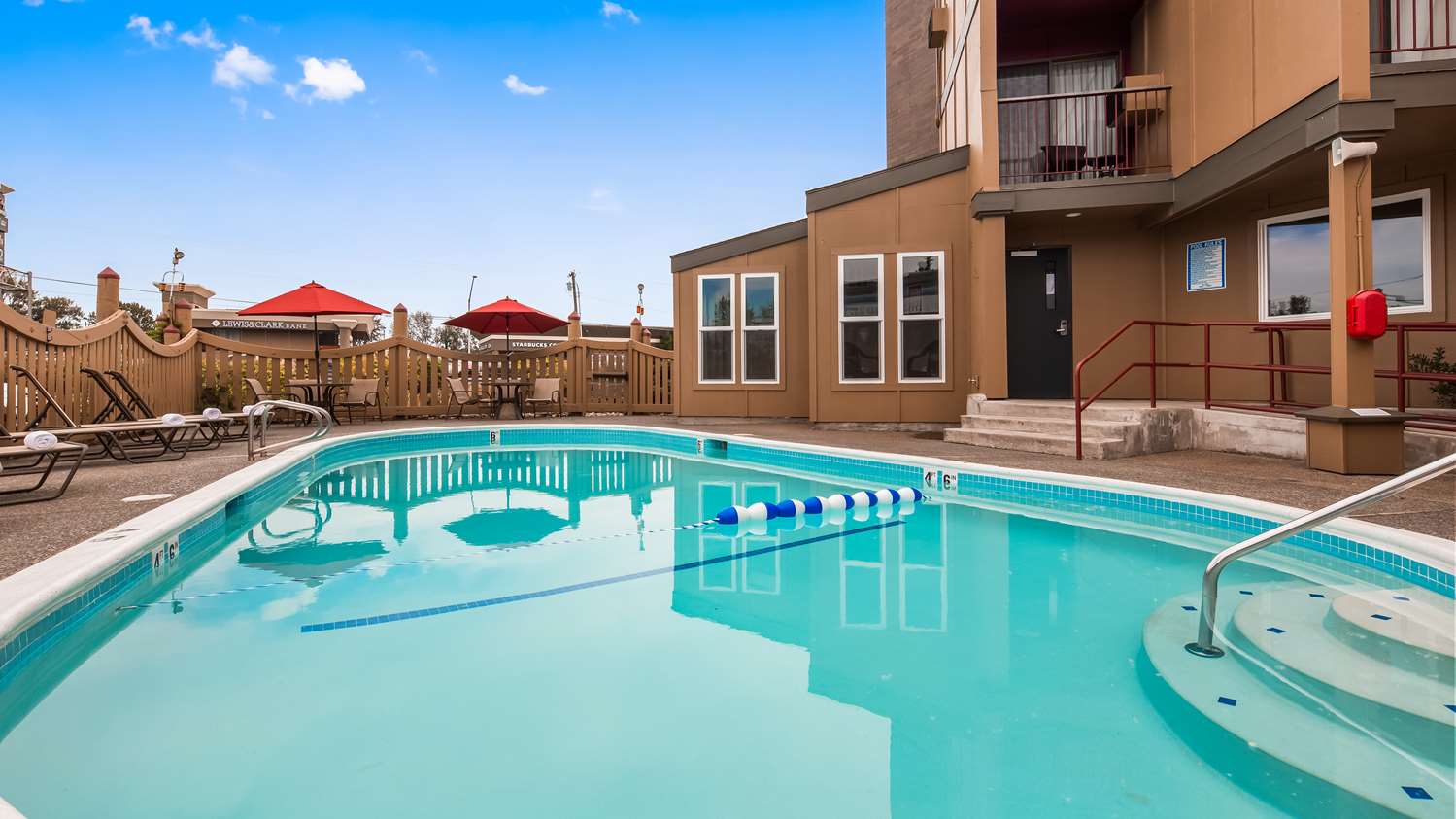 Best Western Plus Rivershore Hotel 18/28