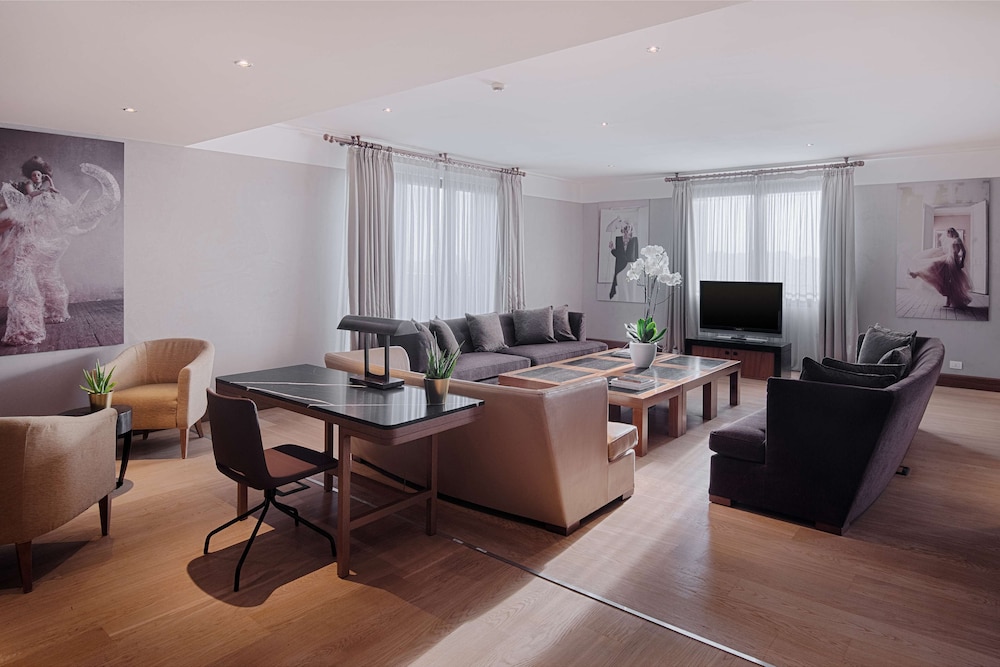 RADISSON BLU HOTEL MILAN 48/68