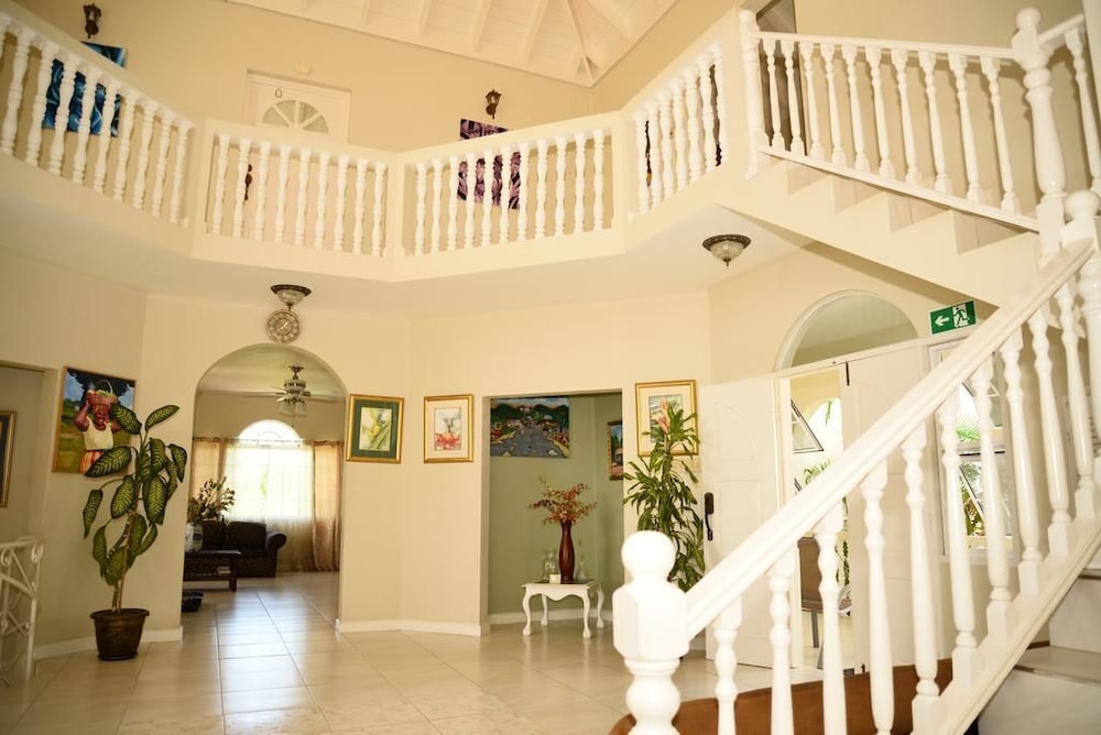 Retreat Guesthouse Luxury Suites 7/50