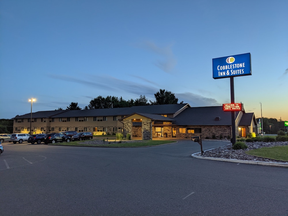 Cobblestone Inn & Suites Merrill 1/50