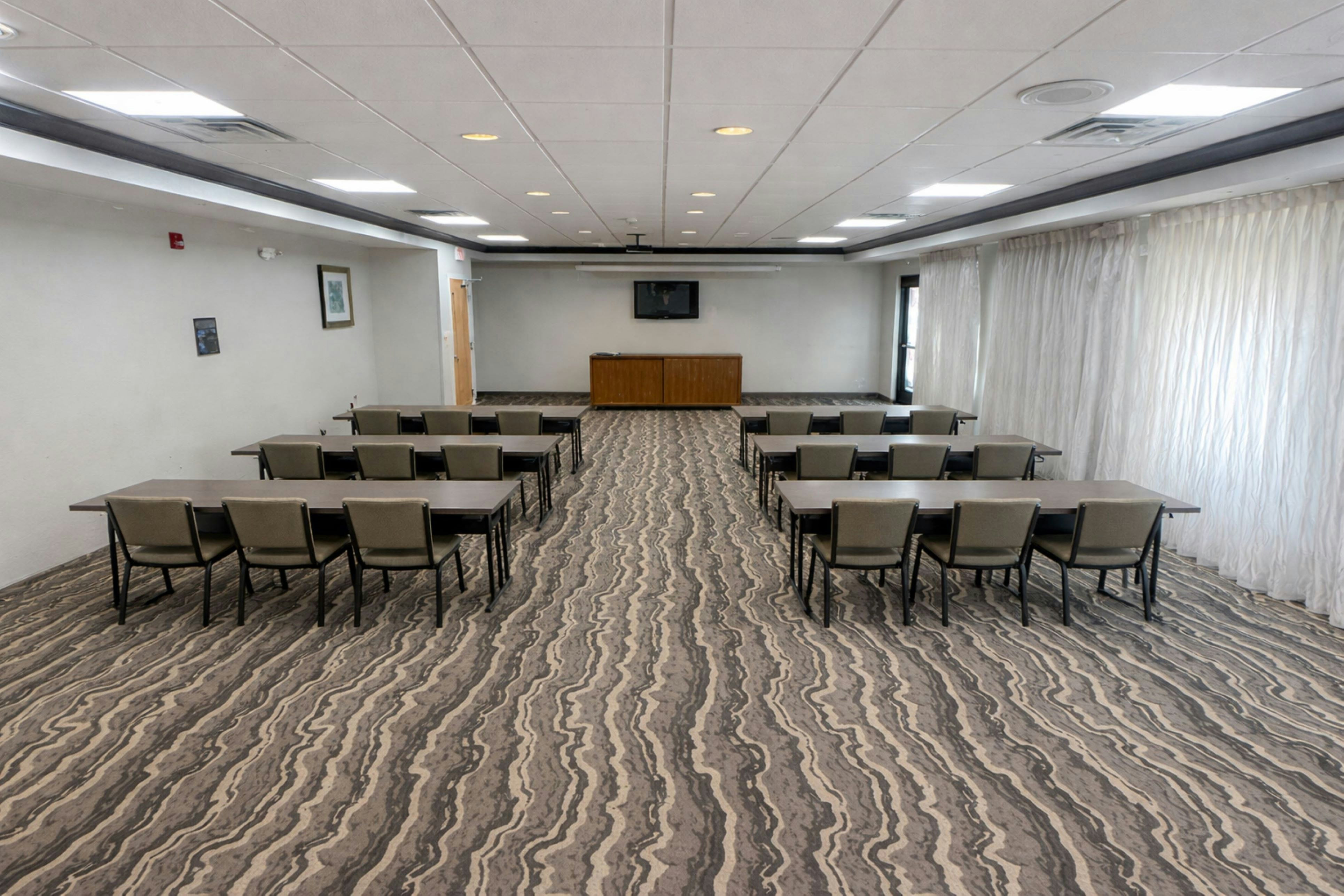 Staybridge Suites Elkhart North 49/55