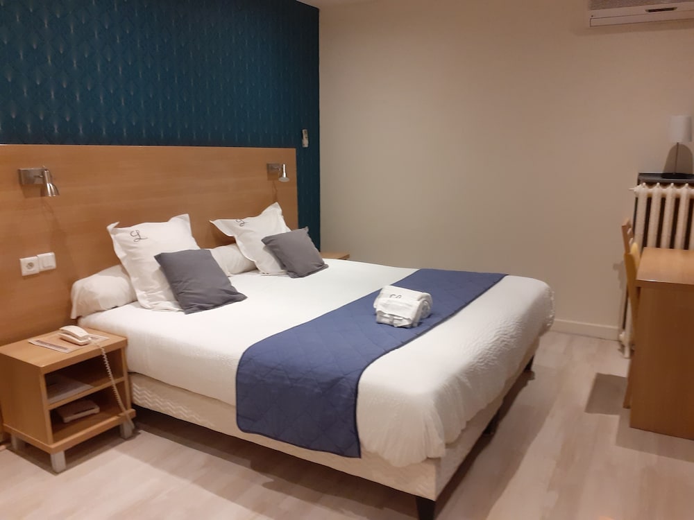 LOGIS HOTEL DE L ECU 9/23
